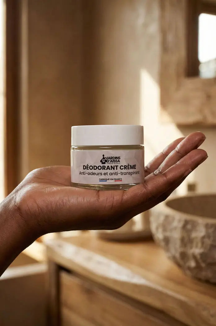 Déodorant crème naturel et bio anti-odeurs et anti-transpirant – Homme et Femme main