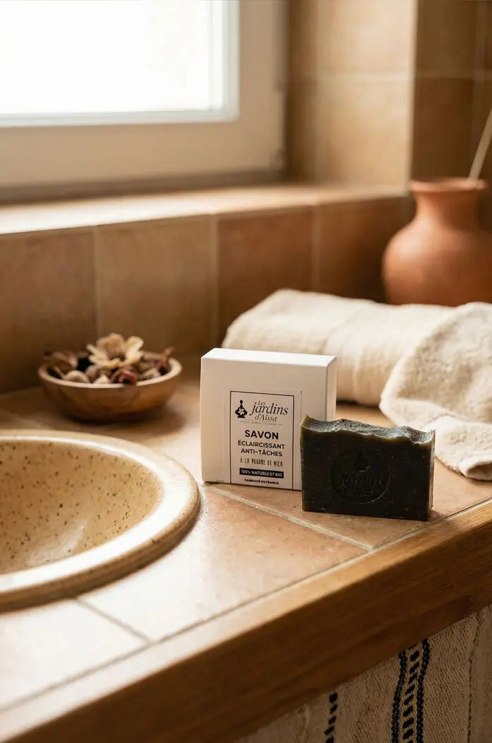 Savon éclaircissant anti-taches à la poudre de Nila bio les jardins d'aissa sdb