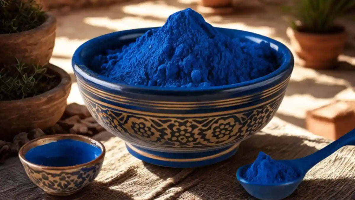 Poudre de Nila Bio : l'argile bleue du Sahara pour un teint unifié et éclatant
