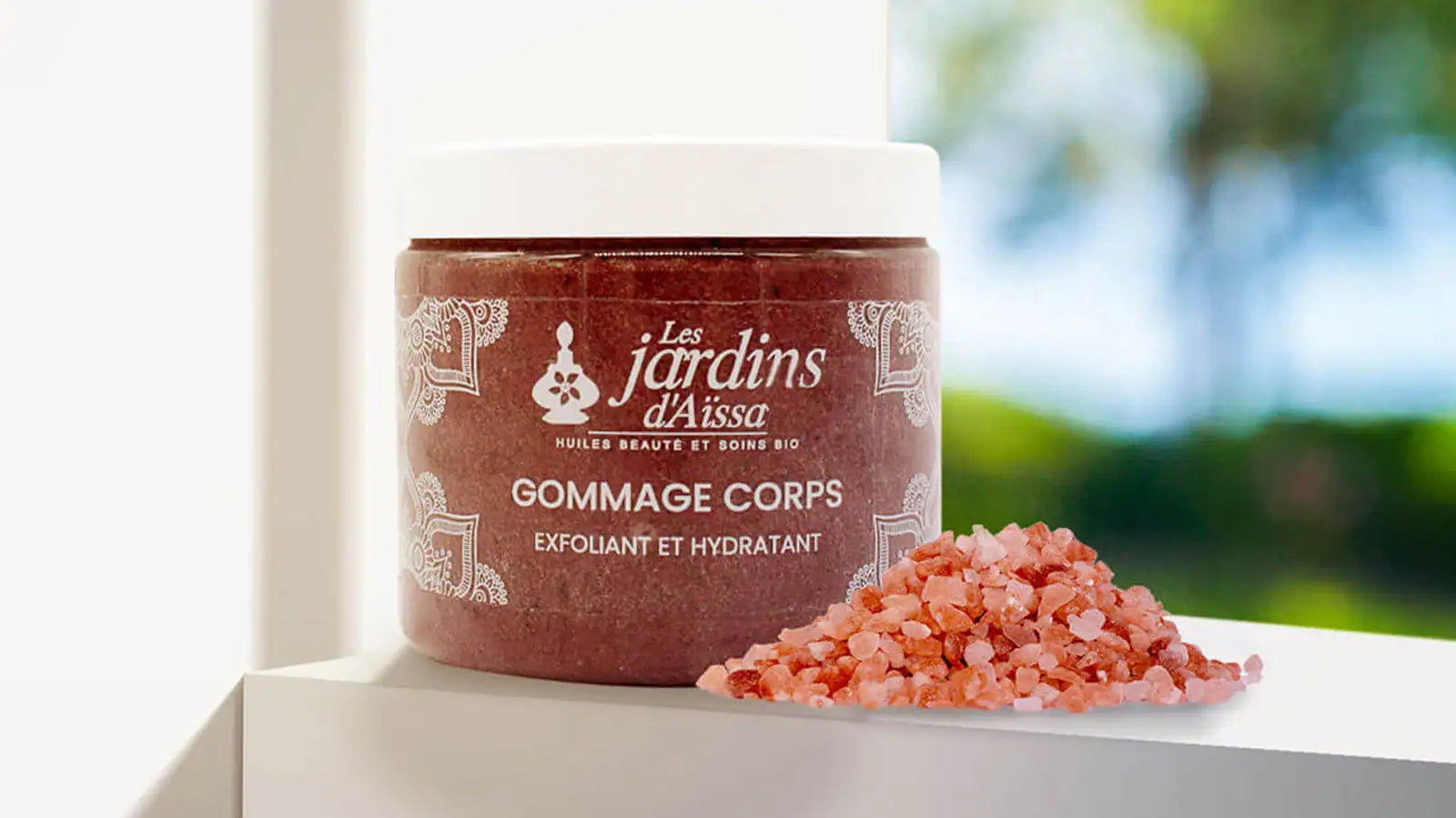 Révélez l'éclat de votre peau avec notre gommage exfoliant 100% naturel !